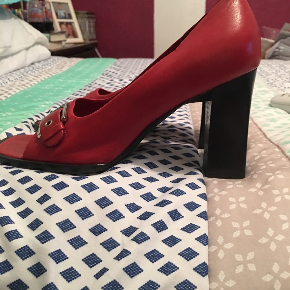 Heels - Picture 6 of 6